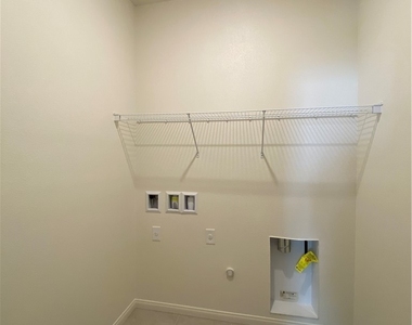 4231 Scarlet Cob Avenue - Photo Thumbnail 24