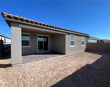 4231 Scarlet Cob Avenue - Photo Thumbnail 37