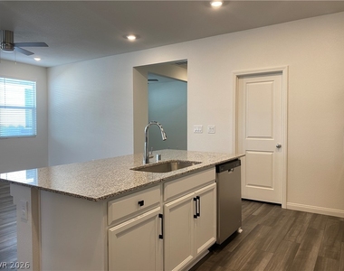 4231 Scarlet Cob Avenue - Photo Thumbnail 8