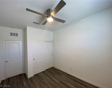 4231 Scarlet Cob Avenue - Photo Thumbnail 12