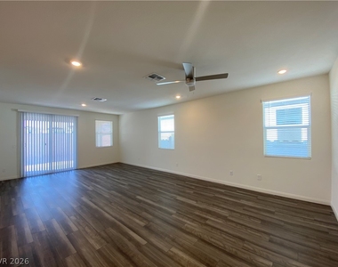 4231 Scarlet Cob Avenue - Photo Thumbnail 3