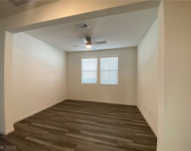 4231 Scarlet Cob Avenue - Photo Thumbnail 11