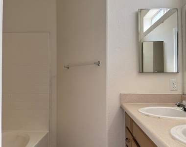 7428 Jockey Avenue - Photo Thumbnail 14