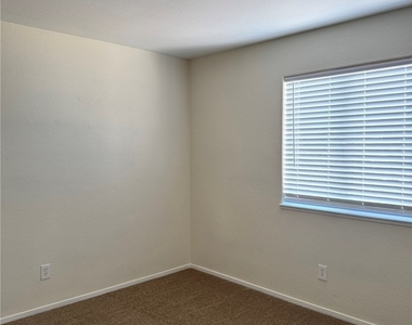 7428 Jockey Avenue - Photo Thumbnail 20