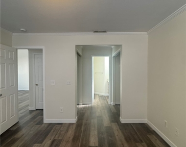 7428 Jockey Avenue - Photo Thumbnail 12