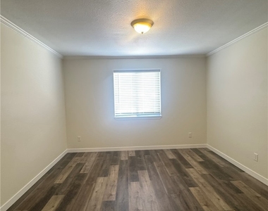7428 Jockey Avenue - Photo Thumbnail 11