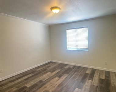 7428 Jockey Avenue - Photo Thumbnail 10