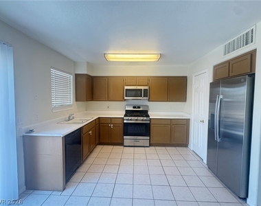 7428 Jockey Avenue - Photo Thumbnail 7