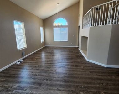 7748 Cascade Bluffs Court - Photo Thumbnail 7