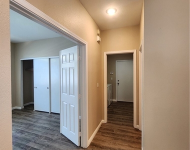 7748 Cascade Bluffs Court - Photo Thumbnail 17