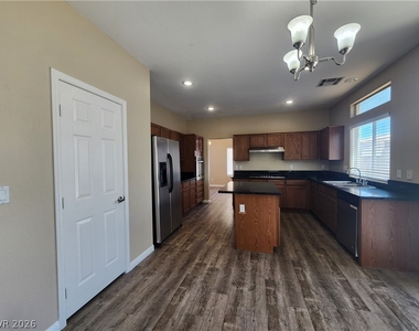 7748 Cascade Bluffs Court - Photo Thumbnail 10