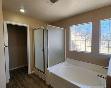7748 Cascade Bluffs Court - Photo Thumbnail 27