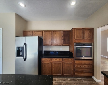 7748 Cascade Bluffs Court - Photo Thumbnail 13