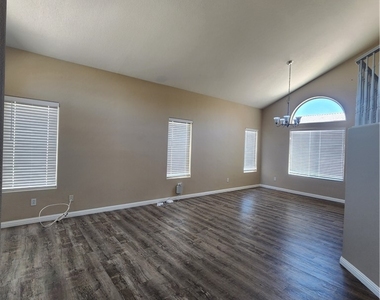 7748 Cascade Bluffs Court - Photo Thumbnail 5