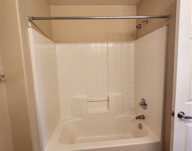 7748 Cascade Bluffs Court - Photo Thumbnail 33