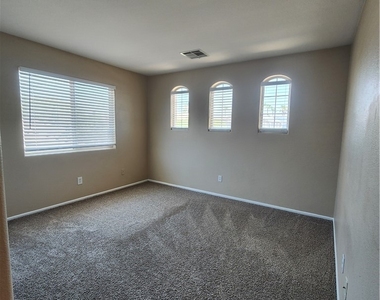 7748 Cascade Bluffs Court - Photo Thumbnail 34