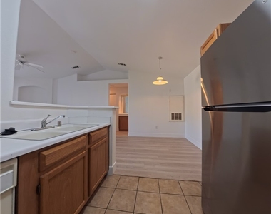5415 W Harmon Avenue - Photo Thumbnail 10