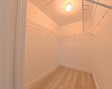 5415 W Harmon Avenue - Photo Thumbnail 24