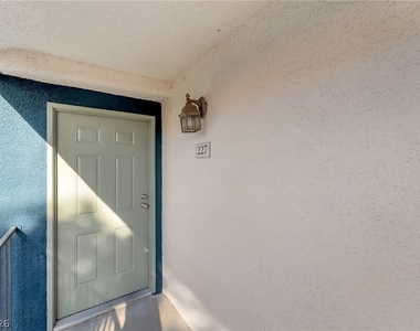 3135 S Mojave Road - Photo Thumbnail 2