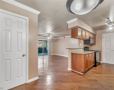 3135 S Mojave Road - Photo Thumbnail 6