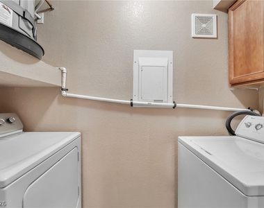 3135 S Mojave Road - Photo Thumbnail 9