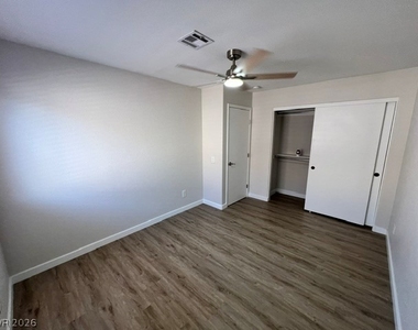 7800 Seychelles Court - Photo Thumbnail 10