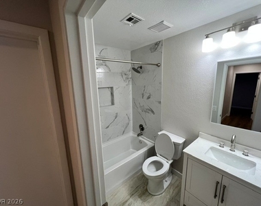 7800 Seychelles Court - Photo Thumbnail 8
