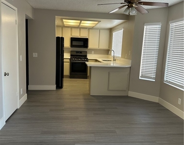 126 Elegante Way - Photo Thumbnail 6