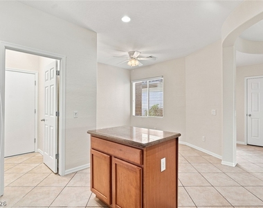 8852 Regatta Bay Place - Photo Thumbnail 32