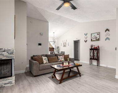 5776 Yerington Avenue - Photo Thumbnail 2