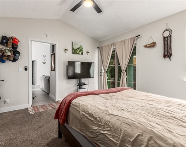 5776 Yerington Avenue - Photo Thumbnail 11