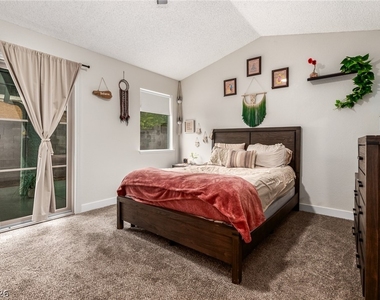 5776 Yerington Avenue - Photo Thumbnail 10