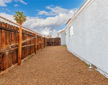 5776 Yerington Avenue - Photo Thumbnail 25