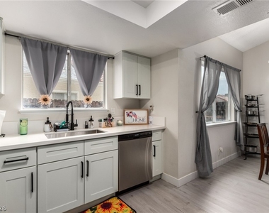 5776 Yerington Avenue - Photo Thumbnail 7