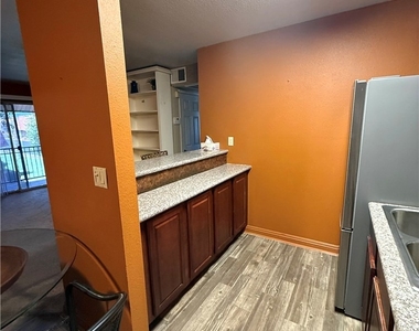 5041 River Glen Drive - Photo Thumbnail 7
