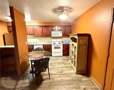 5041 River Glen Drive - Photo Thumbnail 5