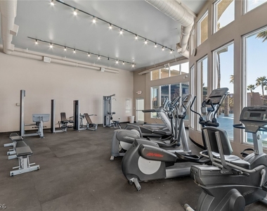 5041 River Glen Drive - Photo Thumbnail 17