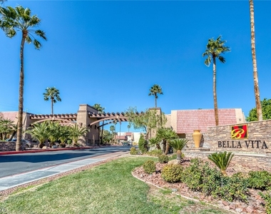 5041 River Glen Drive - Photo Thumbnail 13