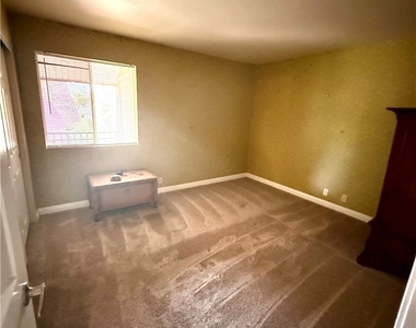 5041 River Glen Drive - Photo Thumbnail 10