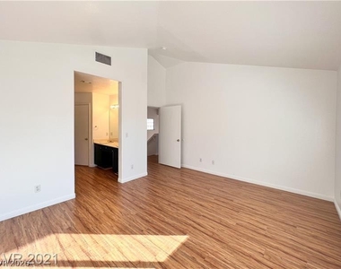 3553 Lazy Sun Lane - Photo Thumbnail 18