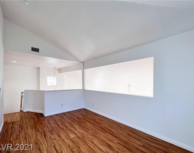 3553 Lazy Sun Lane - Photo Thumbnail 17