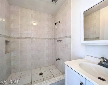 3553 Lazy Sun Lane - Photo Thumbnail 12