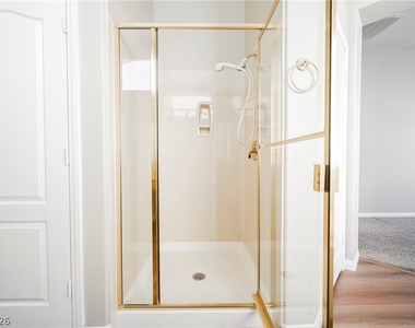 2716 Thomasville Avenue - Photo Thumbnail 27