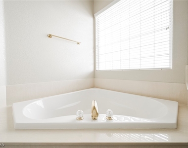 2716 Thomasville Avenue - Photo Thumbnail 24