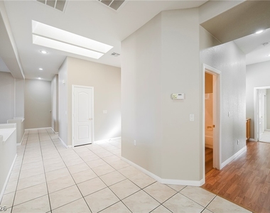 2716 Thomasville Avenue - Photo Thumbnail 2