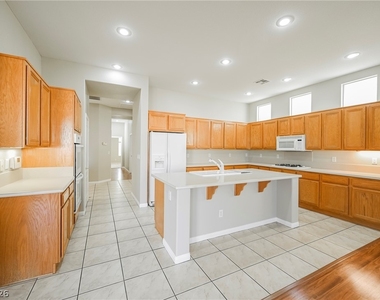 2716 Thomasville Avenue - Photo Thumbnail 10