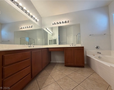 3525 Remington Grove Avenue - Photo Thumbnail 13