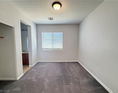 3525 Remington Grove Avenue - Photo Thumbnail 15