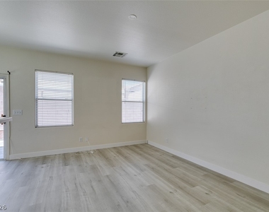 5938 Sakhalin Avenue - Photo Thumbnail 3