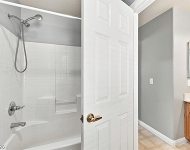 9466 Marshall Creek Street - Photo Thumbnail 19